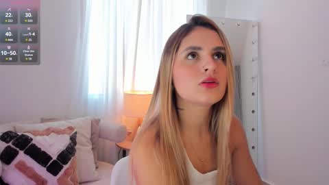 Snapshot of celia_dubois chatting on 02-22-25, 05:35 Ari online show from 02-22-25, 05:35