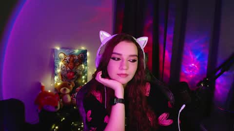 Snapshot of celia_sensual_ chatting on 06-04-26, 07:53 celia_sensual_ online show from 06-04-26, 07:53