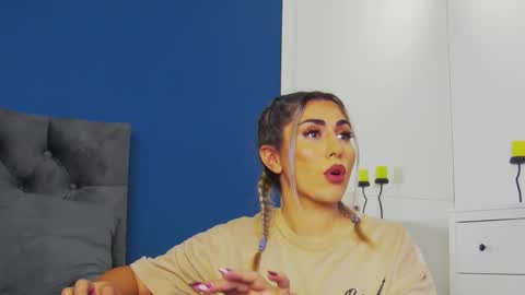 CelineMeyer online show from 10-27-25, 07:01