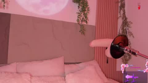 Hello guys my name is Sofi and Lizzie and  Vanessa online show from 09-20-25, 04:02