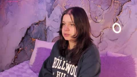 Hello guys my name is Sofi and Lizzie and  Vanessa online show from 02-06-26, 03:33