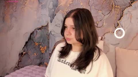 Hello guys my name is Sofi and Lizzie and  Vanessa online show from 02-22-26, 04:24