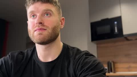 Snapshot of centurion_1 chatting on 03-06-25, 04:07 Bruce online show from 03-06-25, 04:07