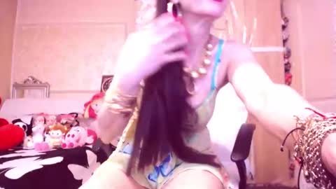 Snapshot of cerisedodd chatting on 05-25-26, 11:55 Cerise online show from 05-25-26, 11:55