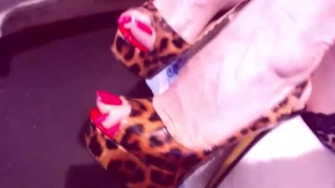 Snapshot of cerisedodd chatting on 06-04-26, 01:11 Cerise online show from 06-04-26, 01:11