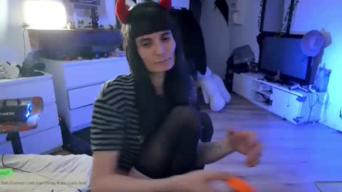 Snapshot of ceriselapine chatting on 11-10-25, 11:04 CeriseLapine online show from 11-10-25, 11:04