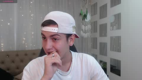 Snapshot of cerokershelby chatting on 12-17-24, 05:40 Ceroke online show from 12-17-24, 05:40