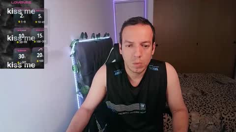 Snapshot of cerso1 chatting on 10-30-25, 01:23 Cerso online show from 10-30-25, 01:23