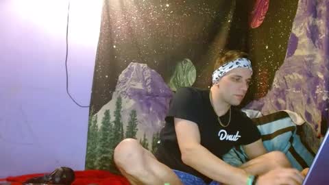 Snapshot of cguffey2284 chatting on 01-03-25, 02:21 cguffey2284 online show from 01-03-25, 02:21