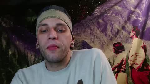 Snapshot of cguffey2284 chatting on 01-22-25, 11:43 cguffey2284 online show from 01-22-25, 11:43