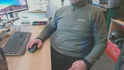 Snapshot of ch400 chatting on 05-20-26, 01:39 ch400 online show from 05-20-26, 01:39