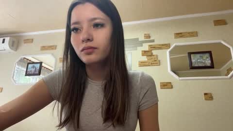 Snapshot of chaesoffel chatting on 05-14-26, 08:21 Luna online show from 05-14-26, 08:21