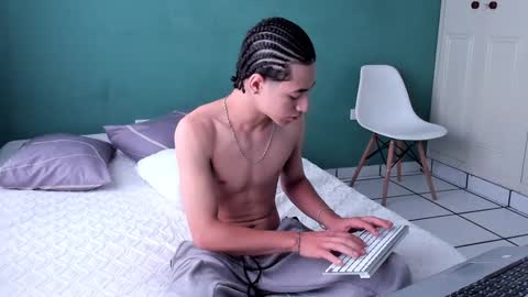 Snapshot of chandler_kenji chatting on 12-05-24, 02:44 Kenji online show from 12-05-24, 02:44