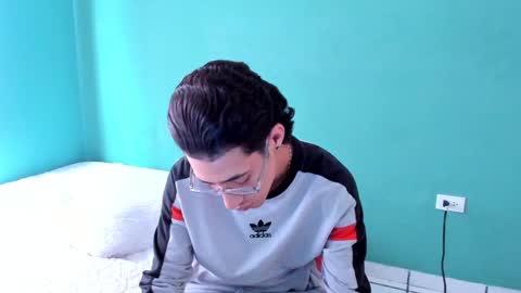 Snapshot of chandler_kenji chatting on 12-28-24, 07:01 Kenji online show from 12-28-24, 07:01