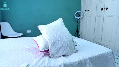 Snapshot of chandler_kenji chatting on 02-10-25, 04:14 Kenji online show from 02-10-25, 04:14