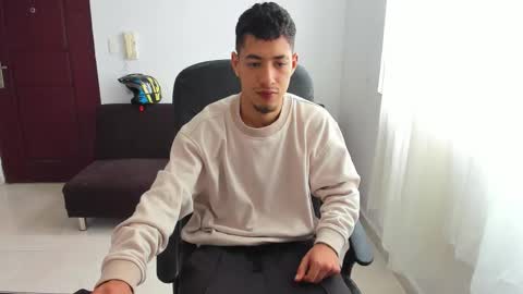 Snapshot of chandler_kenji chatting on 10-04-25, 04:27 Kenji online show from 10-04-25, 04:27