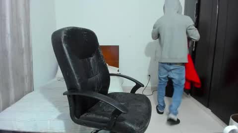 Snapshot of chandler_kenji chatting on 10-29-25, 01:41 Kenji online show from 10-29-25, 01:41