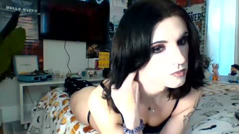 chanel2002 online show from 10-29-25, 02:52