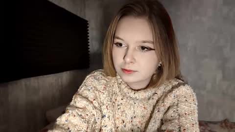 Snapshot of chanelledroz chatting on 12-18-25, 07:58 Lia online show from 12-18-25, 07:58