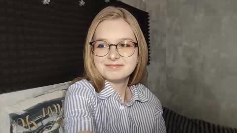 Lia online show from 03-06-26, 05:37