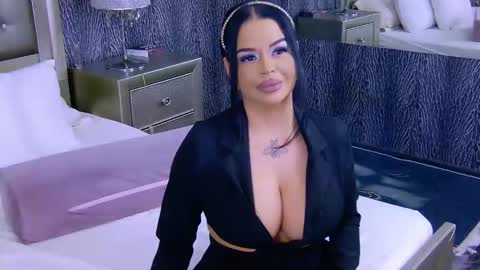 Snapshot of chanelledy1 chatting on 12-16-25, 03:33 chanelledy1 online show from 12-16-25, 03:33