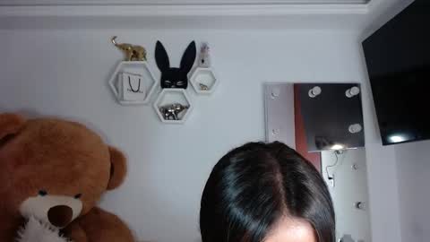 Isabella online show from 01-08-25, 10:04