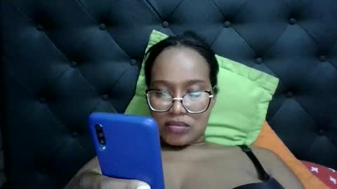 Snapshot of chantal99 chatting on 01-05-26, 07:17 chantal99 online show from 01-05-26, 07:17