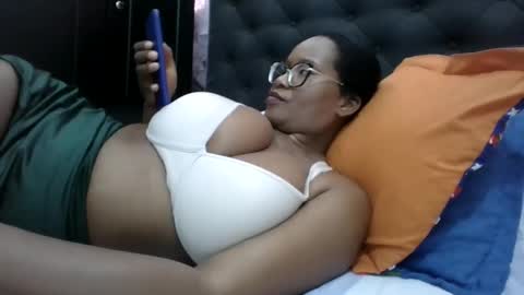 Snapshot of chantal99 chatting on 02-11-26, 04:23 chantal99 online show from 02-11-26, 04:23