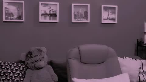 Snapshot of chantallovely chatting on 05-25-26, 03:07 The Queen online show from 05-25-26, 03:07
