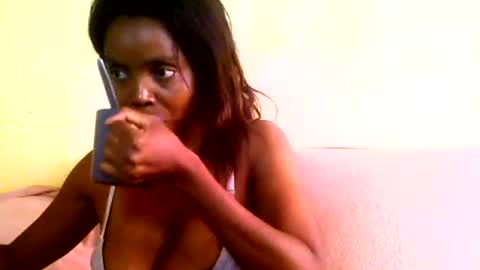 Snapshot of chante665 chatting on 12-17-24, 07:40 chante665 online show from 12-17-24, 07:40