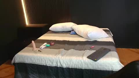 Snapshot of chaos_wild chatting on 02-26-25, 05:50 Violeta online show from 02-26-25, 05:50