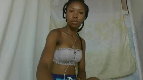 chariola0101 online show from 01-26-25, 05:13