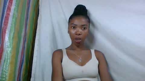 chariola0101 online show from 02-02-25, 06:58