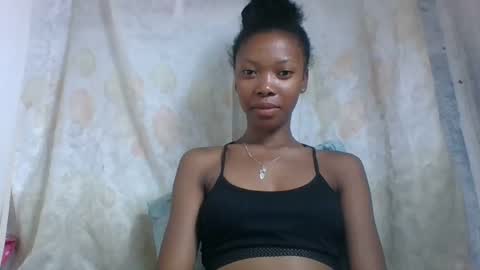 chariola0101 online show from 02-03-25, 10:36