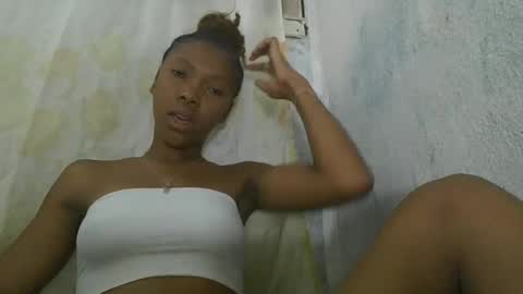chariola0101 online show from 02-10-25, 07:17