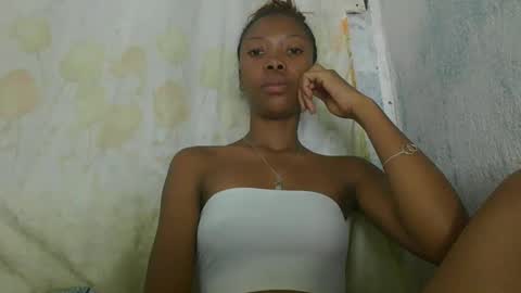 chariola0101 online show from 02-10-25, 10:19