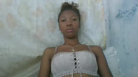 chariola0101 online show from 02-14-25, 08:52