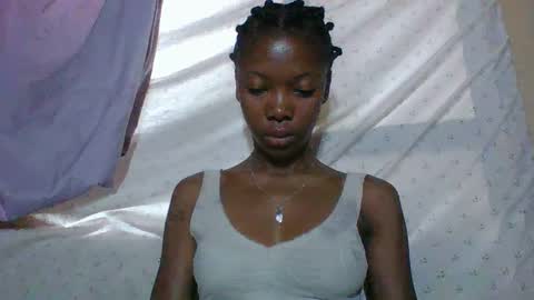 chariola0101 online show from 03-04-25, 10:38