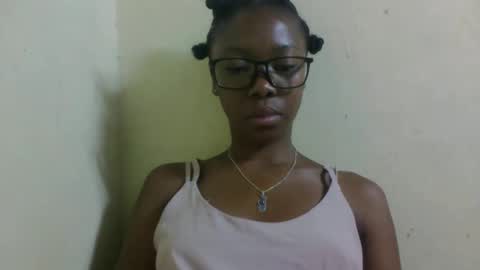 chariola0101 online show from 10-21-25, 11:16