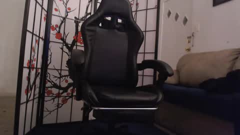 Snapshot of chariotmay chatting on 12-20-25, 03:46 Chariot May online show from 12-20-25, 03:46