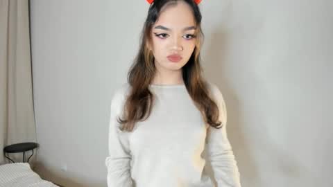 Snapshot of charitybergeaux chatting on 12-03-25, 07:05 MIchelle online show from 12-03-25, 07:05