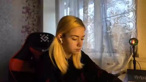 Nancy online show from 11-10-25, 07:40