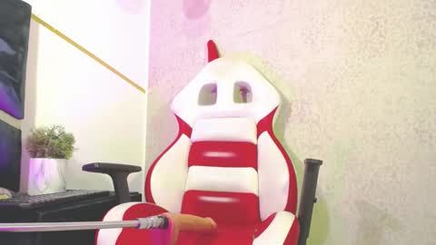 Snapshot of charlie_williams_1 chatting on 01-11-25, 08:21 CHARLIE online show from 01-11-25, 08:21