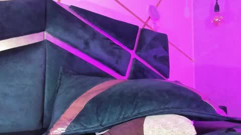 Snapshot of charlie_williams_1 chatting on 01-16-25, 04:28 CHARLIE online show from 01-16-25, 04:28