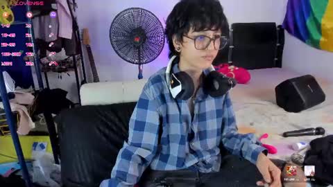 Snapshot of charlietaylorr__ chatting on 06-11-26, 05:05 Charlie online show from 06-11-26, 05:05