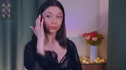 Snapshot of charlinepiker chatting on 05-05-26, 09:56 Yumi online show from 05-05-26, 09:56