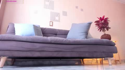 Charlize online show from 02-18-26, 08:49