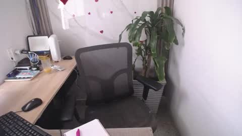 Charlote Walker online show from 02-17-25, 09:41