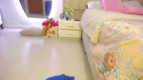 Charlote Walker online show from 02-14-26, 03:58