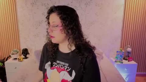 Snapshot of charlote__miller chatting on 06-13-26, 11:41 You honey online show from 06-13-26, 11:41